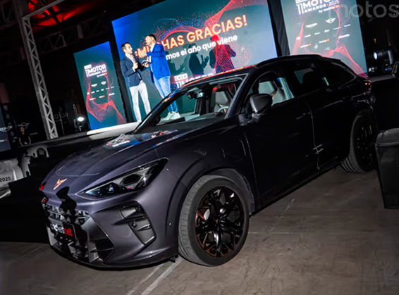 CUPRA Terramar, premiado como Coche del Año en los Motor Awards 2025